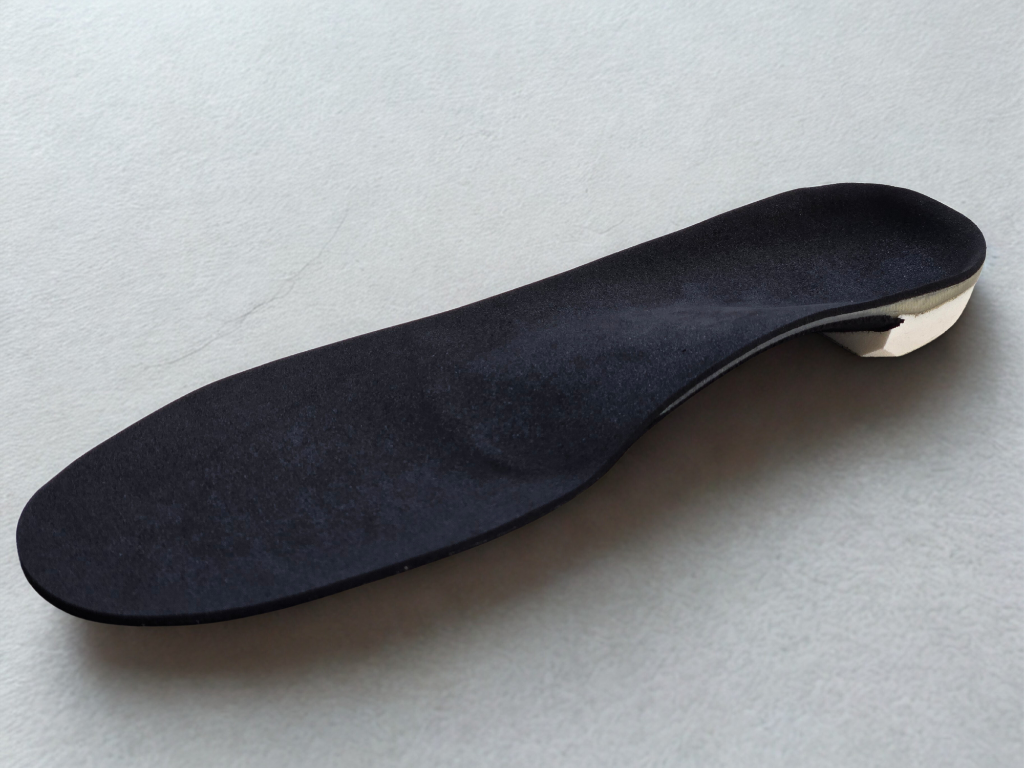 精密設計されたオーダーメイドインソール